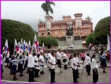 Parade Plaza Bolivar